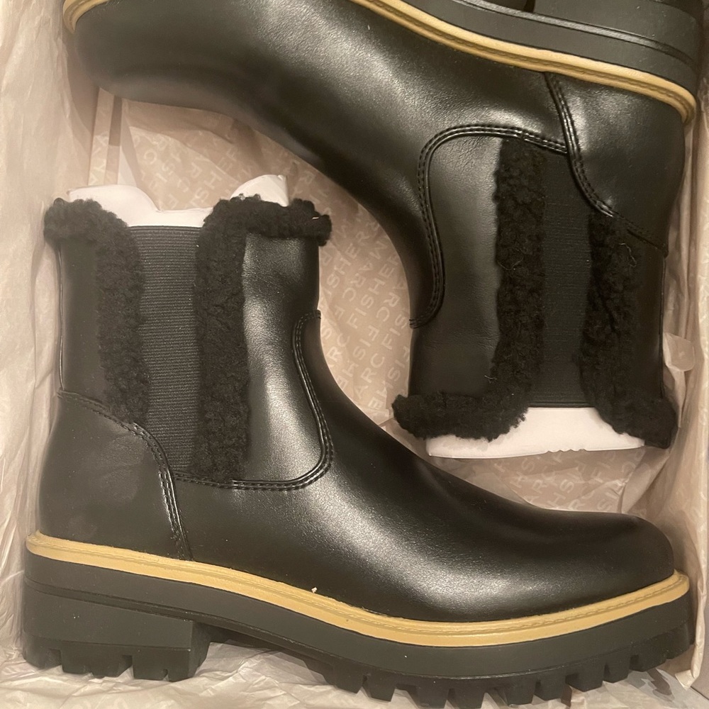 Boot - Picture 2 of 2